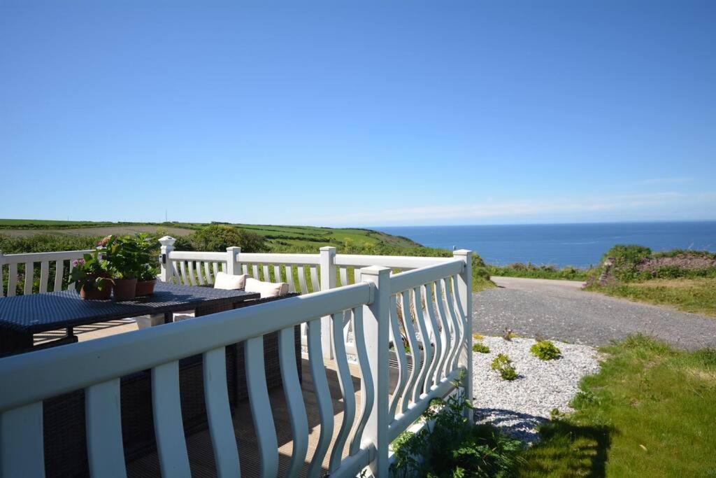 Bay View - Fantastic Views Of Whitsand Bay Torpoint Exteriör bild